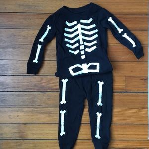 Baby Gap Skeleton costume 12-18 months in EUC